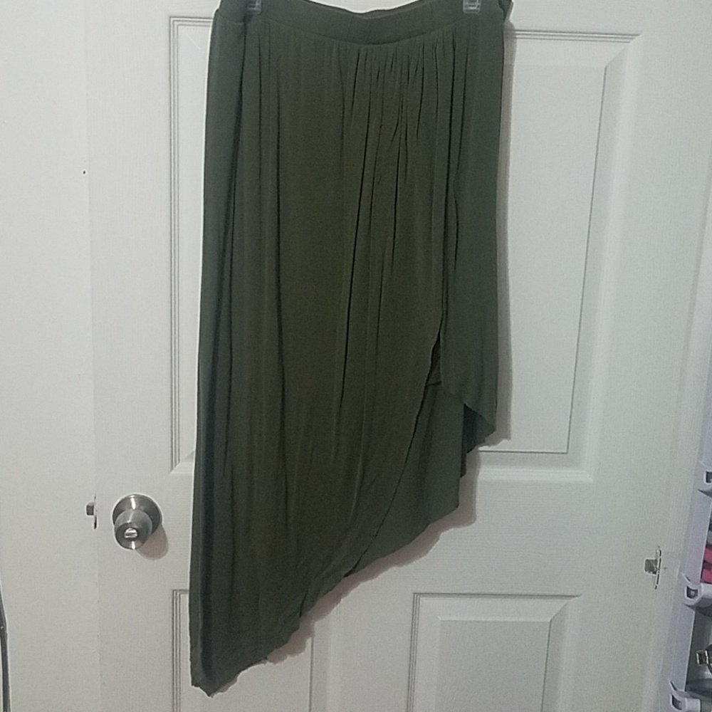 Asymmetrical skirt